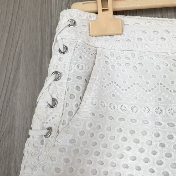 Embroidered Shorts - Picture 3 of 3